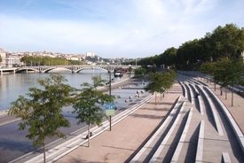 Rhône docks